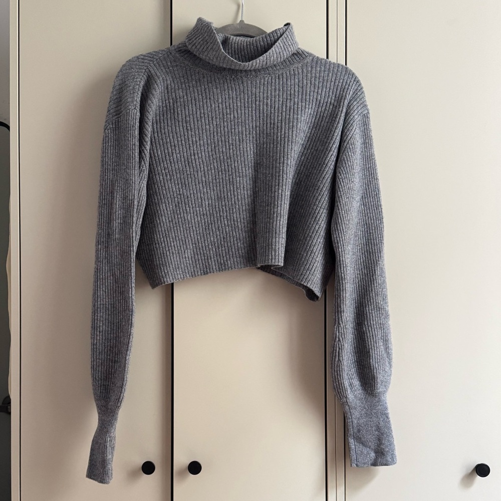 Reformation Gray Cropped Ribbed Turtleneck Sweater